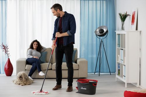 10 powodów, dla których warto wybrać mop obrotowy do mycia podłóg